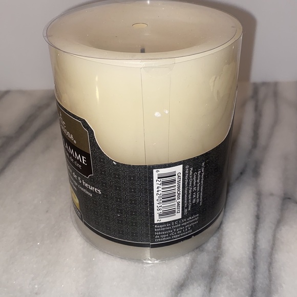 NIP- Candle Impressions Real Wax Flameless LED 3.25" x 4" Pillar Candle, Unscent - Picture 3 of 5